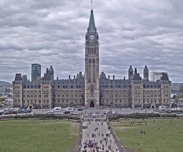 www.all-about-ottawa.com - image from parliament hill webcam